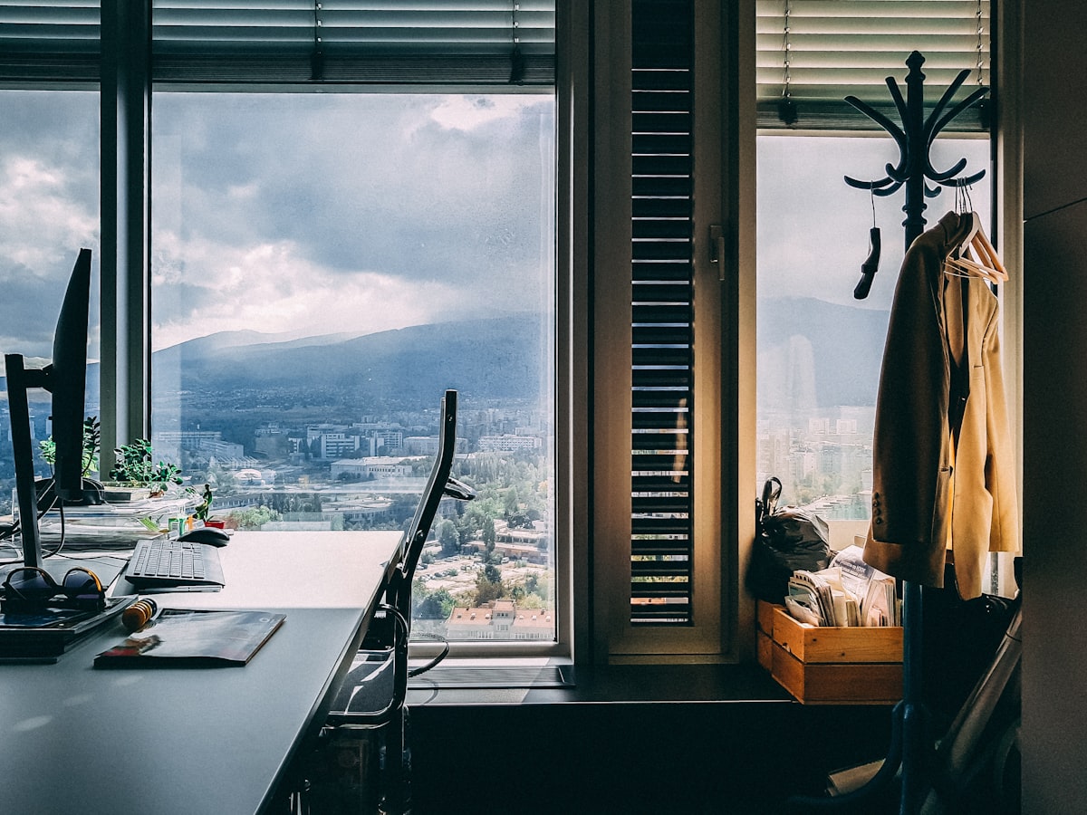 Best Daylight Lamps for a Dark Home Office