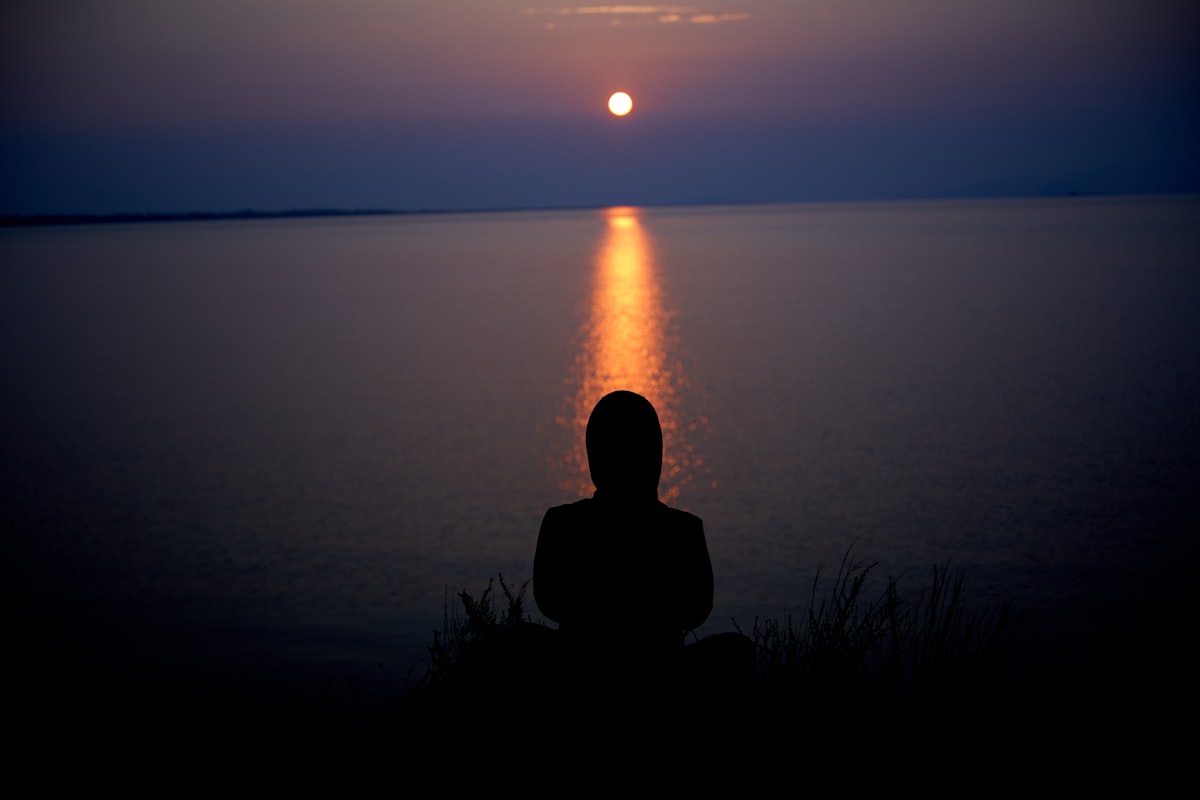 Sleep-themed photo for evening habits that quiet a busy mind