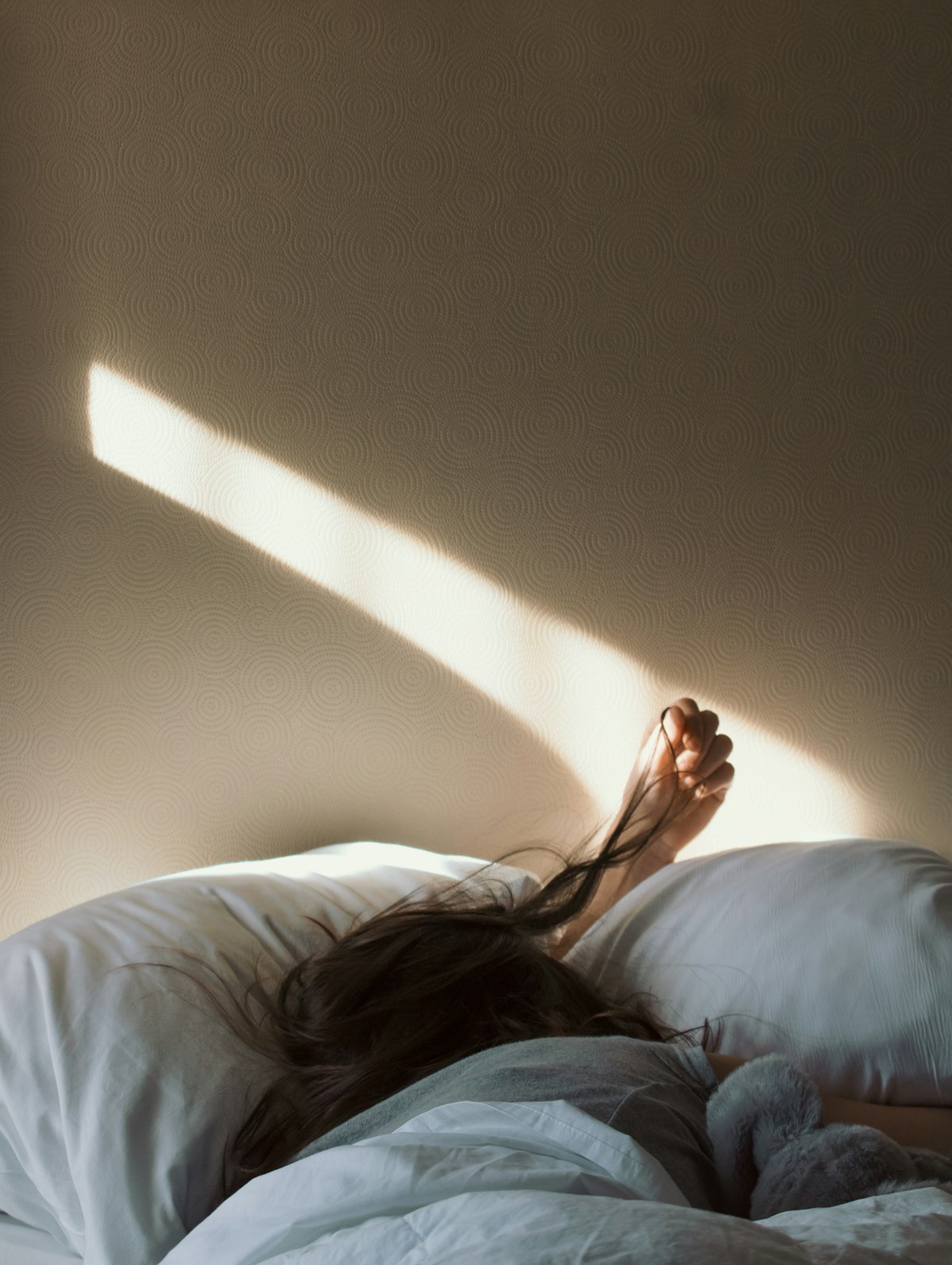 Sleep-themed photo for how long before bed to stop drinking