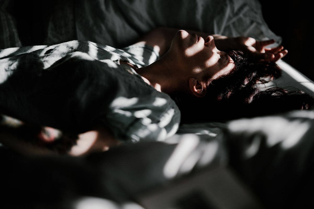 Sleep-themed photo for how long until sleep improves after quitting drinking