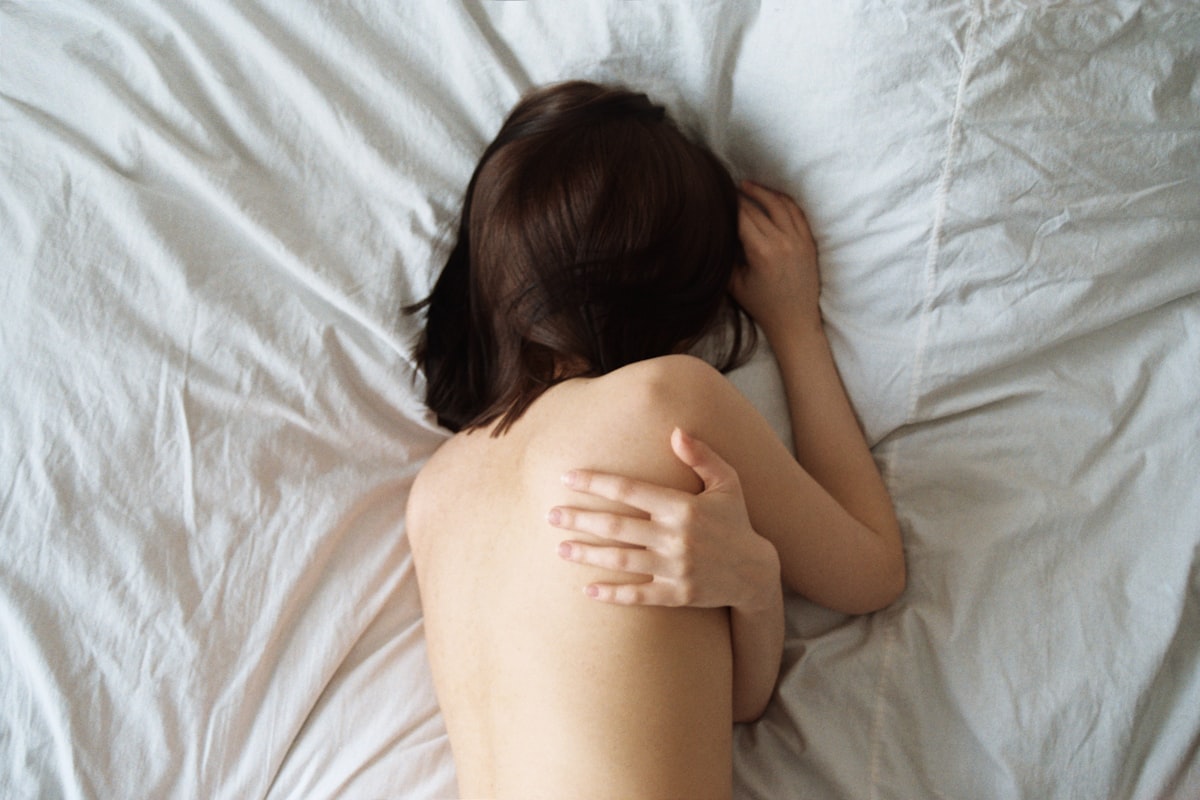 Sleep-themed photo for how to sleep with pregnancy heartburn