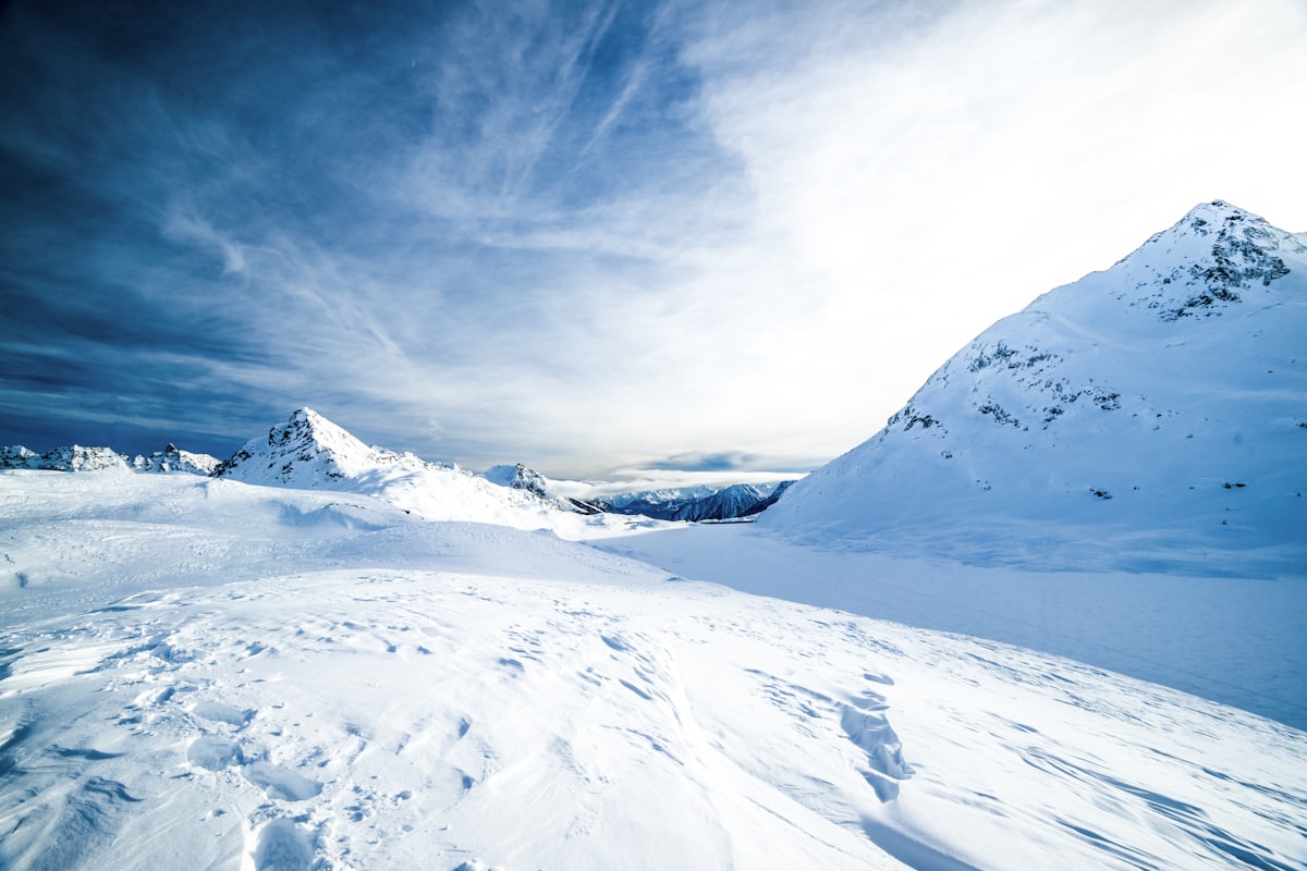 Sleep-themed photo: winter sun — a Sleep, Finally guide to morning light and the winter blues what helps