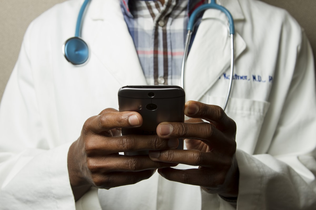 doctor - a Sleep, Finally guide to Sleep Apnea and High Blood Pressure: The Night-Heart Link